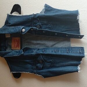 Levi's Dark Blue Cropped Sleeveless Denim Jacket